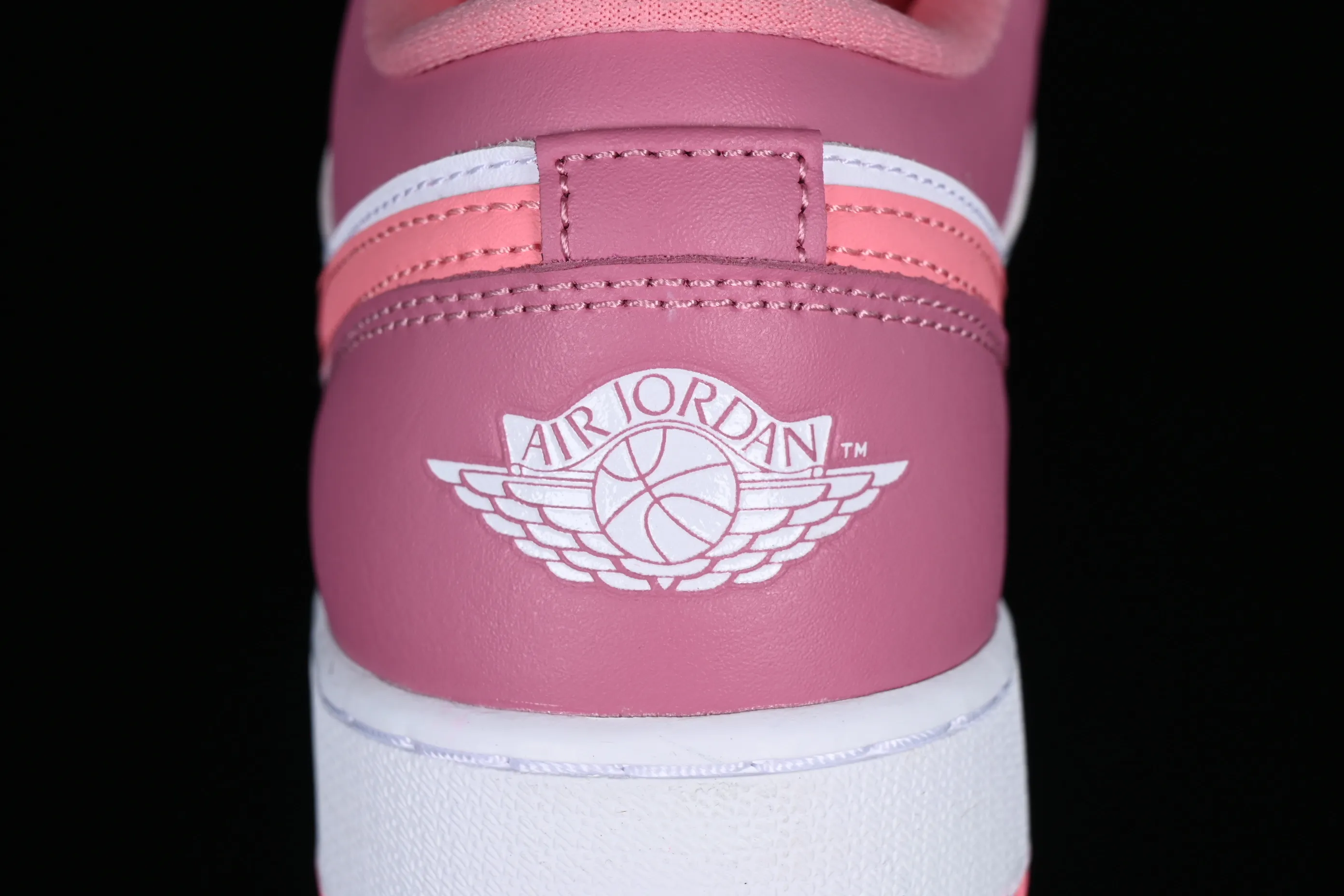 All categories Air Jordan Jordan series basketball shoes Air Jordan 1 Low G version pure original Air Jordan 1 Low "Desert Berry" AJ1 Joe 1 pink and white low-top cultural basketball shoes 553560-616